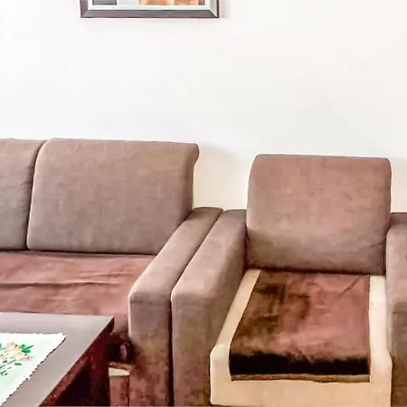 公寓 2 Bedroom Cozy In
