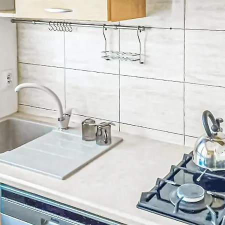 公寓 2 Bedroom Cozy In